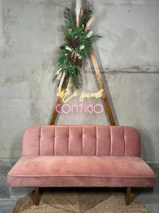 photocalls-rosa-triangulo-768x1024